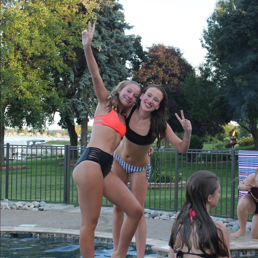 Meet your Posher, Niki